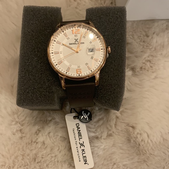 NWT. Men’s Daniel Klein watch - Picture 2 of 8